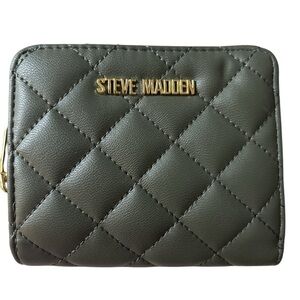 New Steve Madden Quilted green wallet